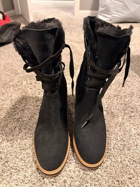 Timberland Black Lace-Up Faux-Suede Fur-Trim Boots EUC